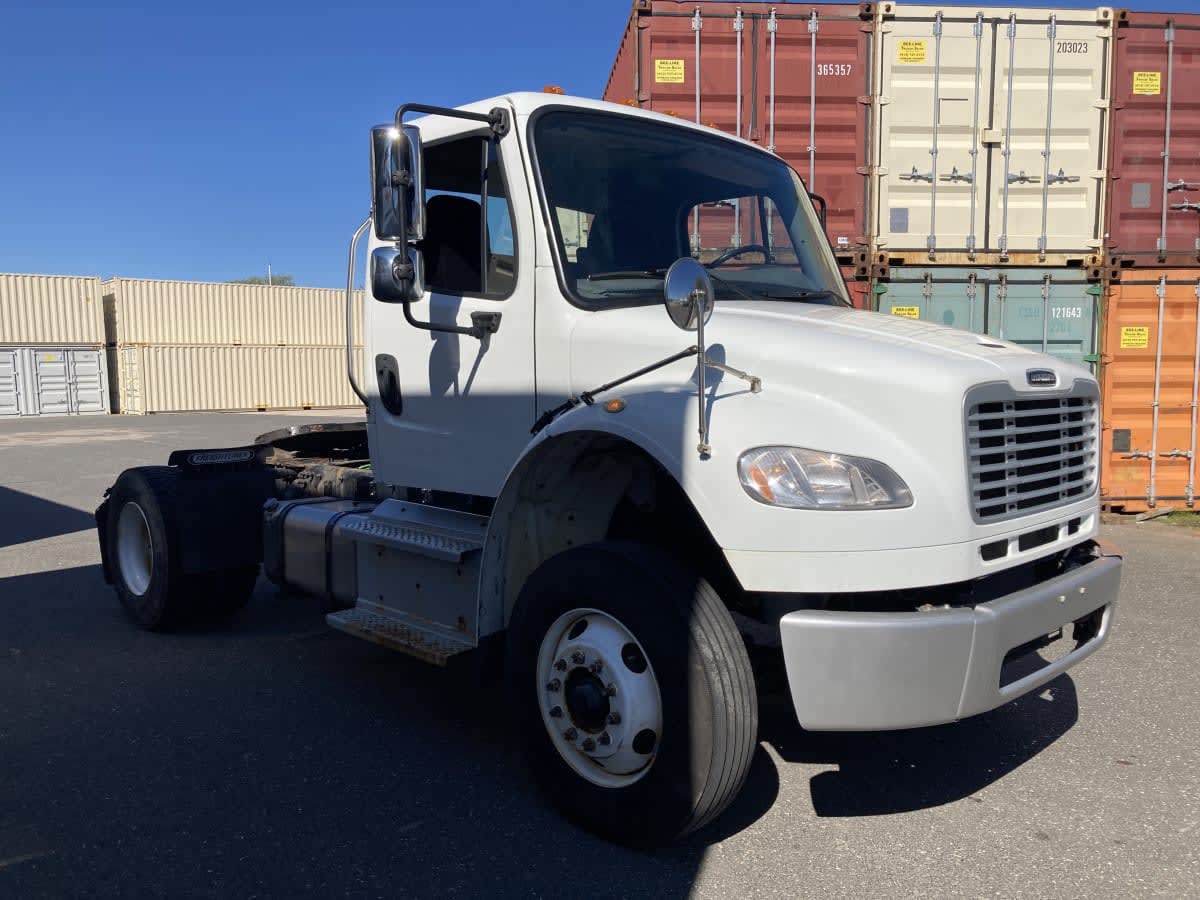 2018 Freightliner M2 106 in Springfield, MA — photo 3