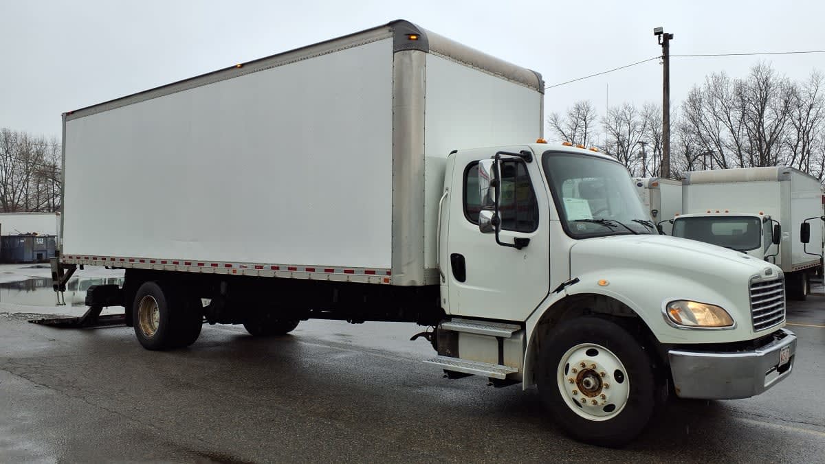 2018 Freightliner M2 106 in Salisbury, MA — photo 3