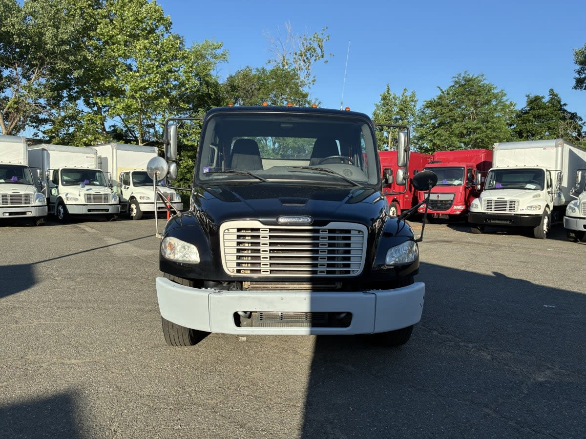 2018 Freightliner M2 106 in Newark, NJ — photo 2