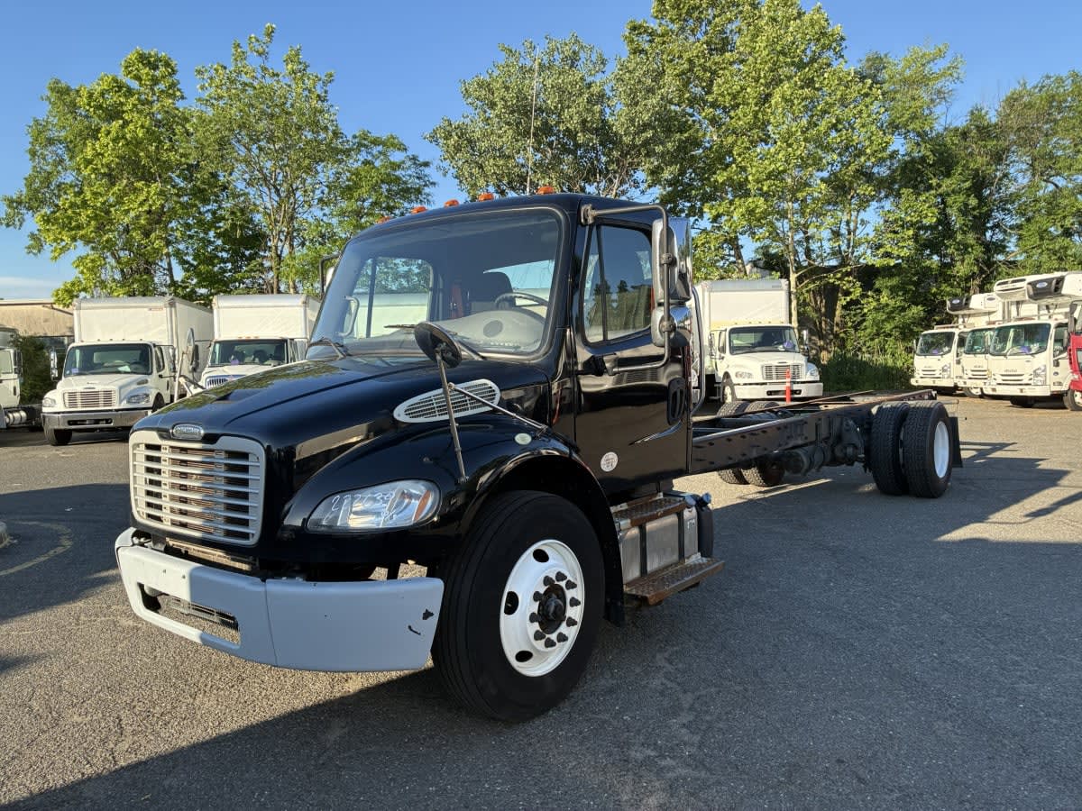 2018 Freightliner M2 106