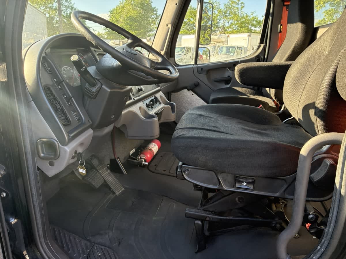 2018 Freightliner M2 106 in Newark, NJ — photo 7