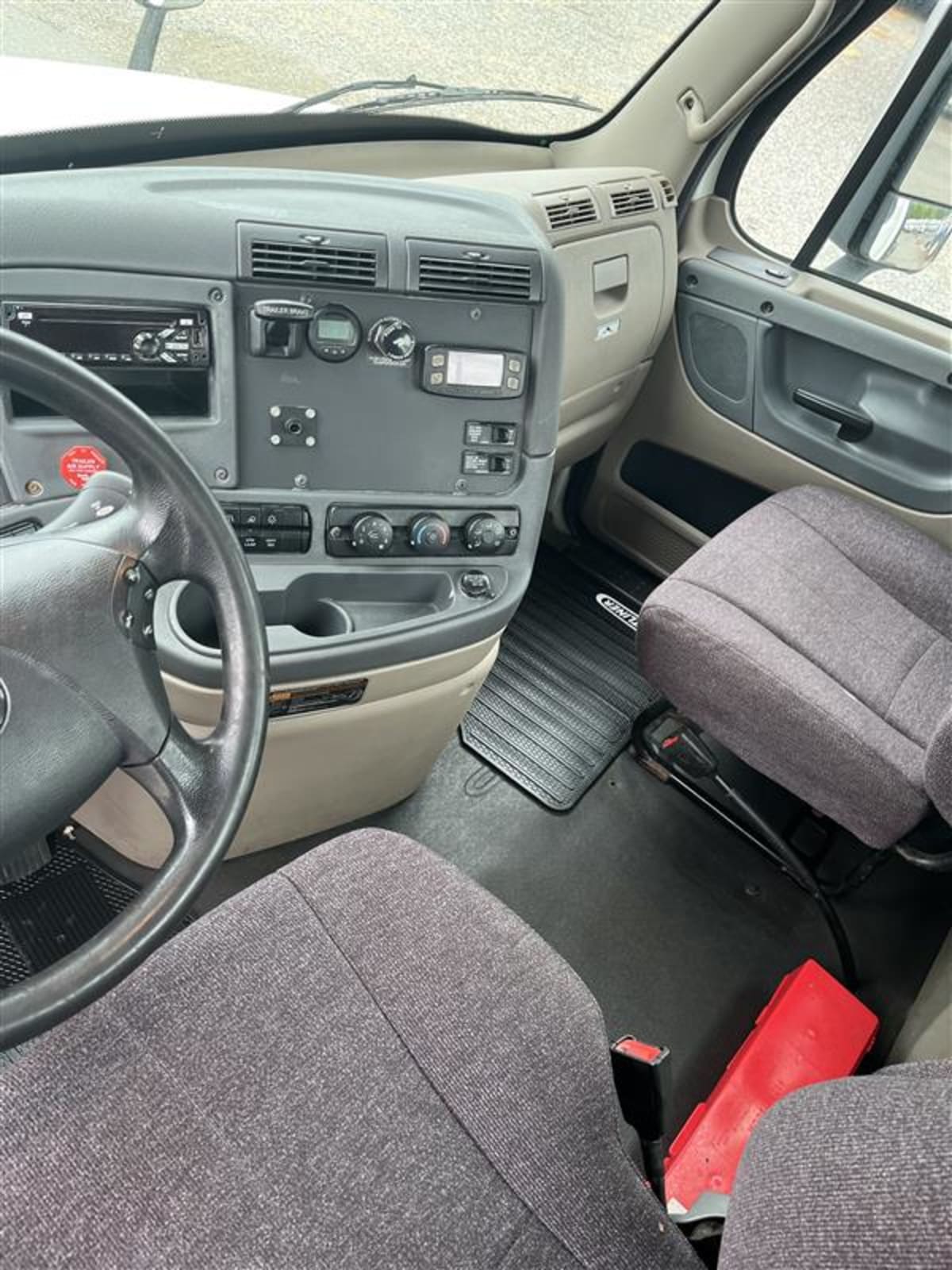 2018 Freightliner Cascadia in Ashland, VA — photo 7