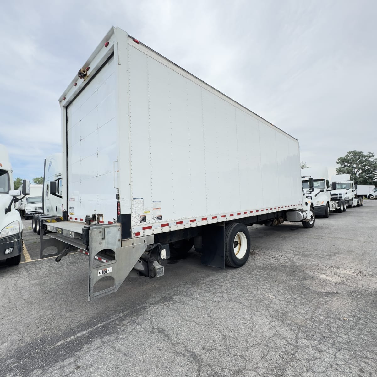 2019 International 4300 in Cleveland, OH — photo 4