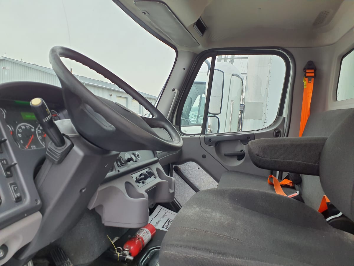 2020 Freightliner M2 106 in Indianapolis, IN — photo 8