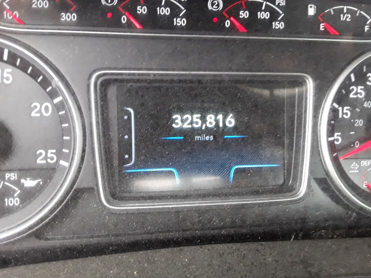 2020 International LT in Charlotte, NC — photo 7