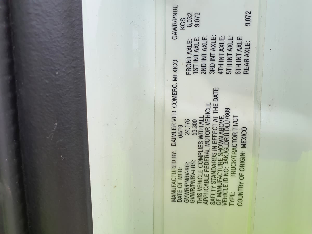 2020 Freightliner Cascadia in Wayland, MI — photo 11