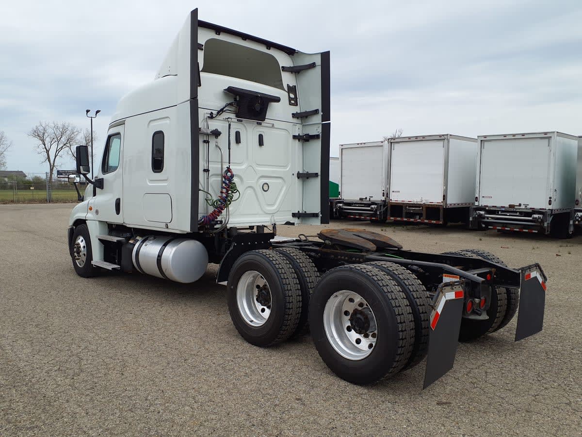 2020 Freightliner Cascadia in Wayland, MI — photo 6