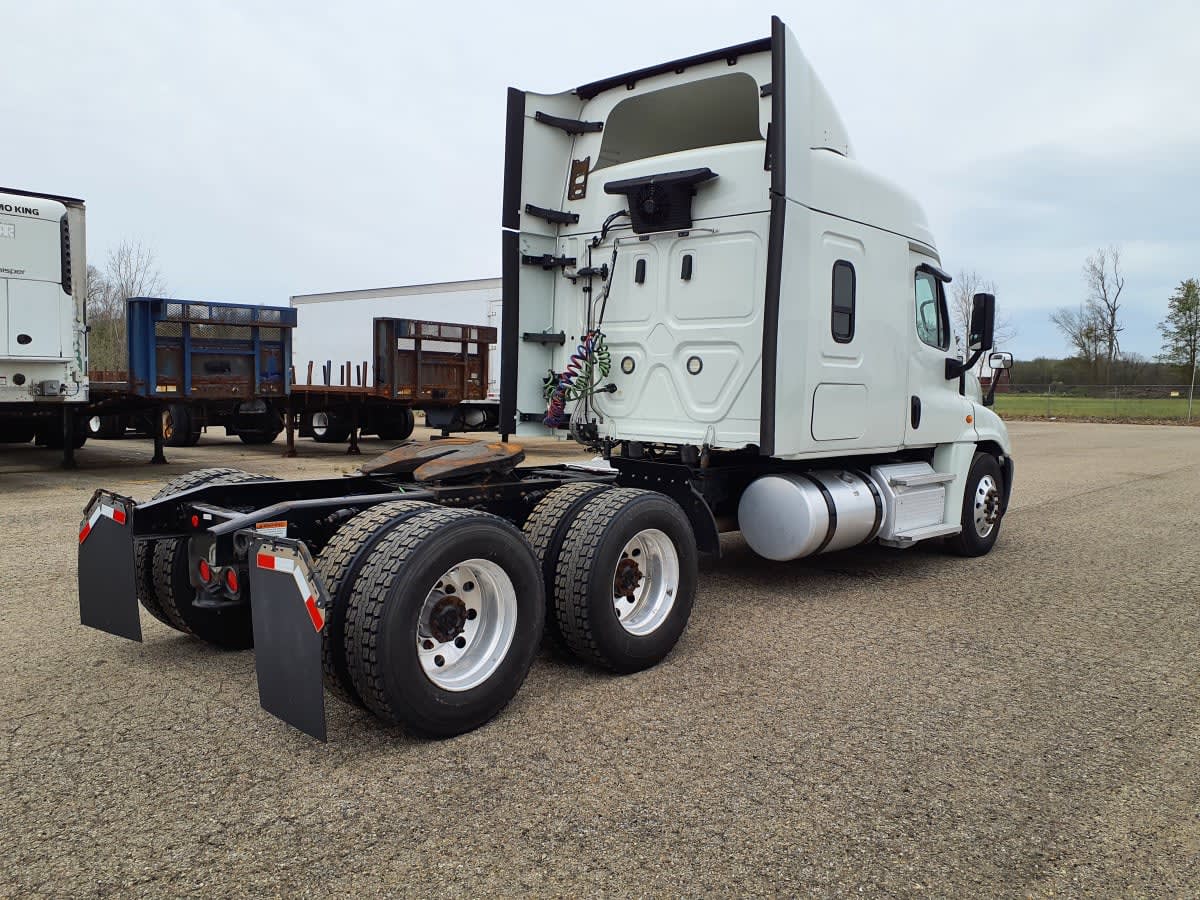 2020 Freightliner Cascadia in Wayland, MI — photo 4