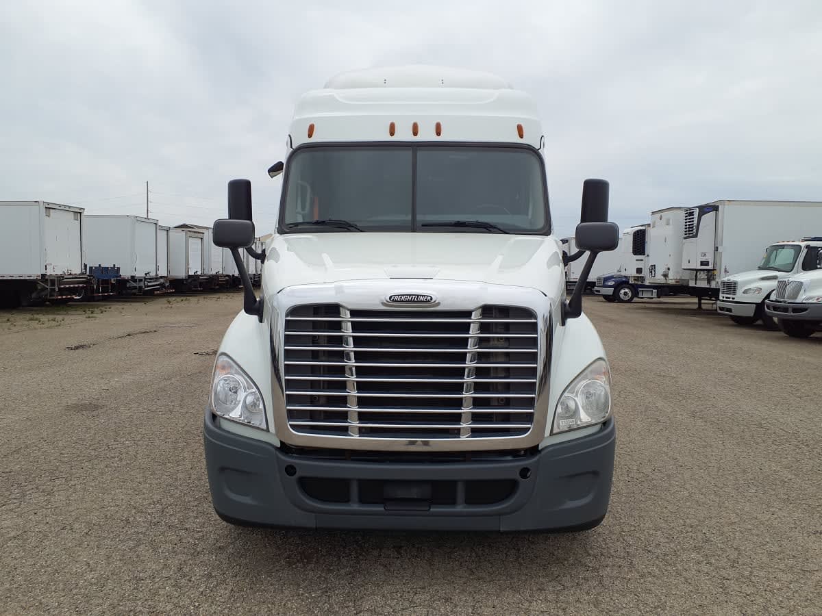 2020 Freightliner Cascadia in Wayland, MI — photo 2