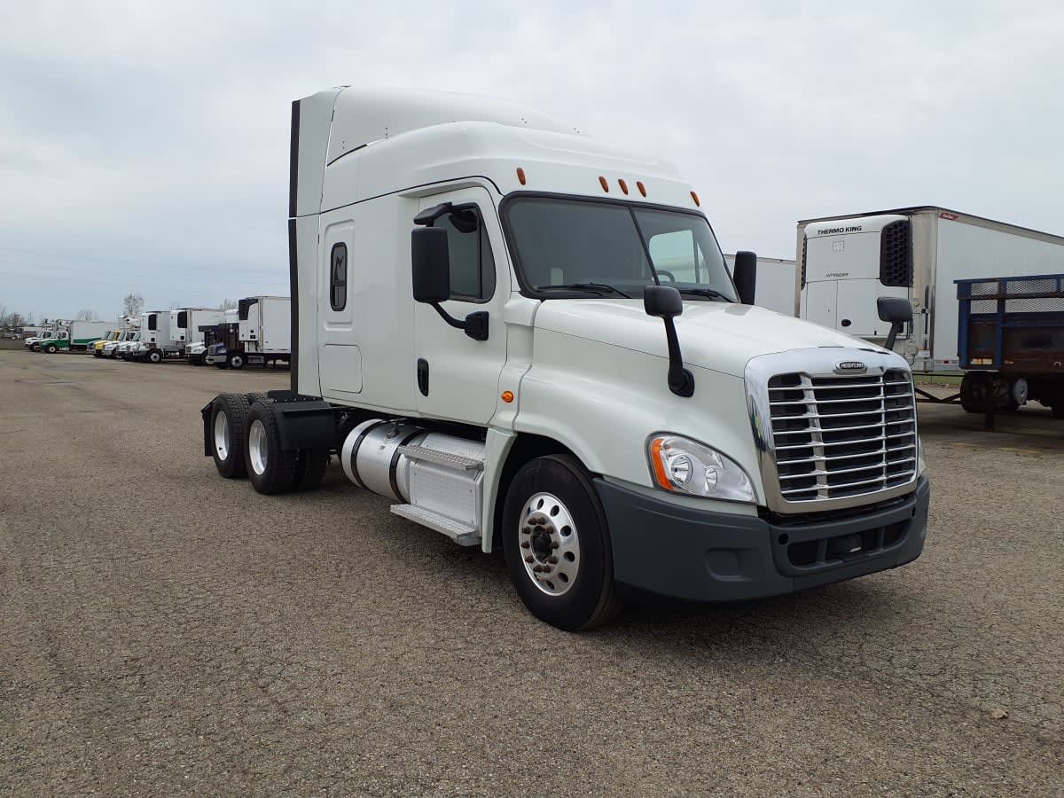 2020 Freightliner Cascadia in Wayland, MI — photo 3