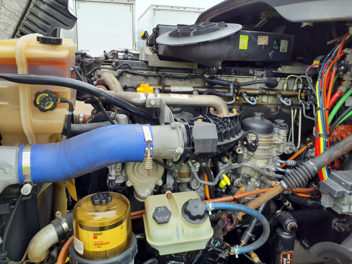 2020 Freightliner Cascadia in Wayland, MI — photo 9