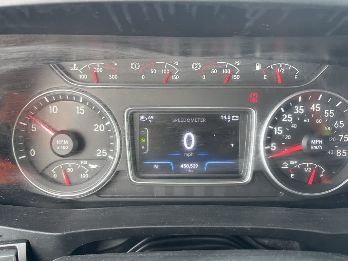 2020 International LT in Bolingbrook, IL — photo 10