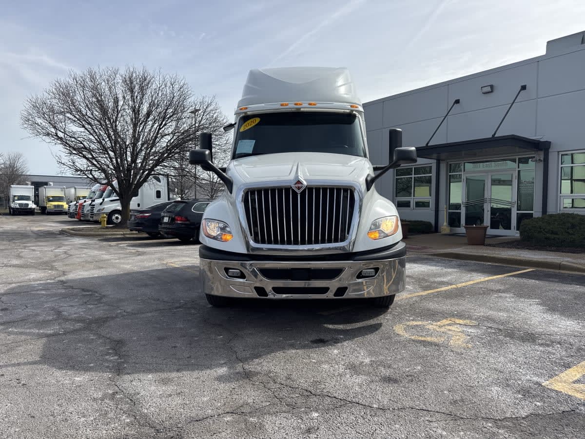 2020 International LT in Bolingbrook, IL — photo 2