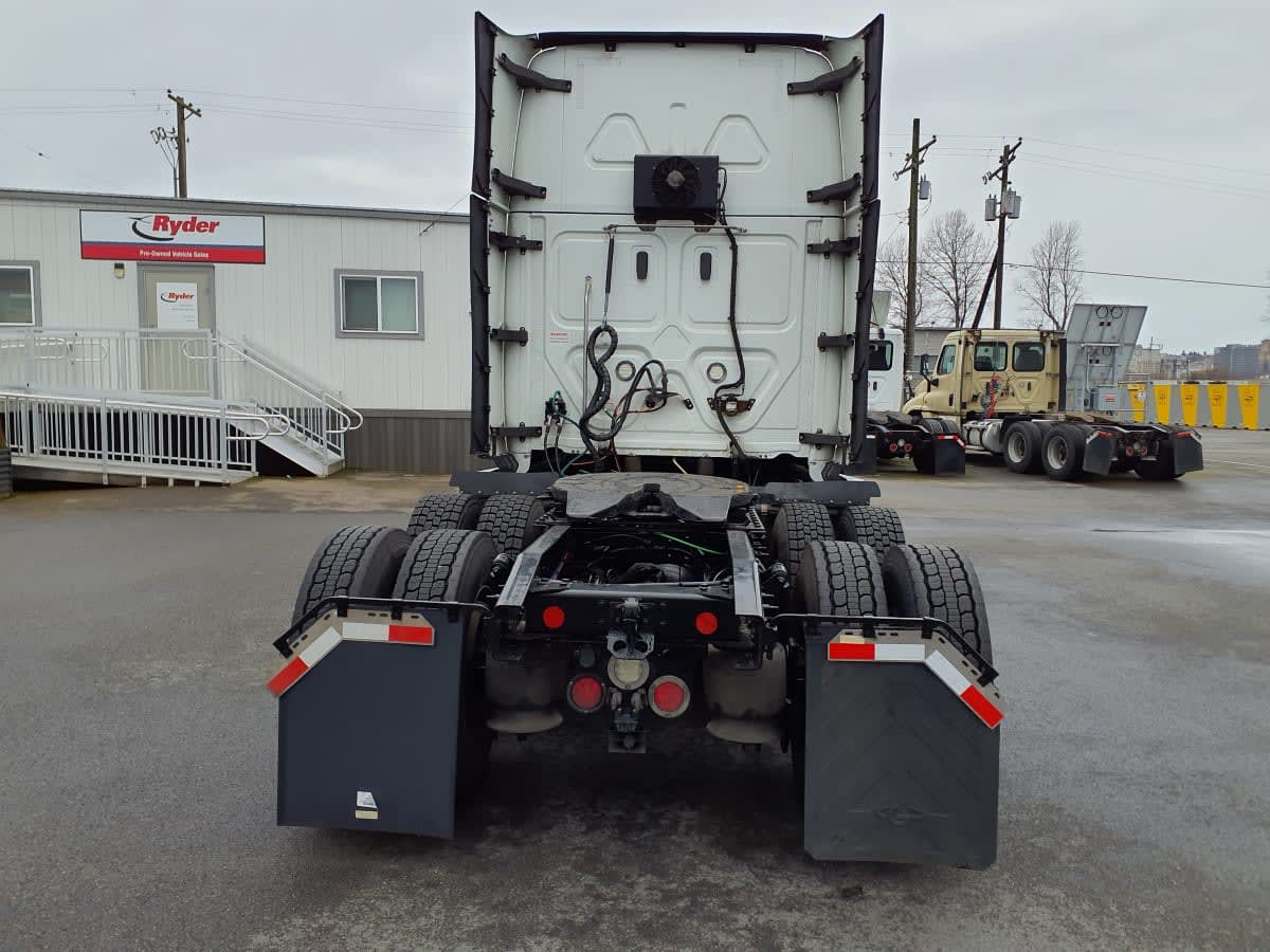 2020 Freightliner Cascadia in Tacoma, WA — photo 5