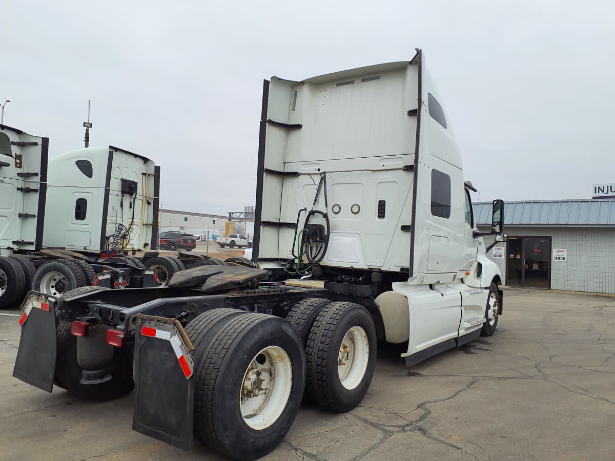 2020 International LT in Oak Creek, WI — photo 4