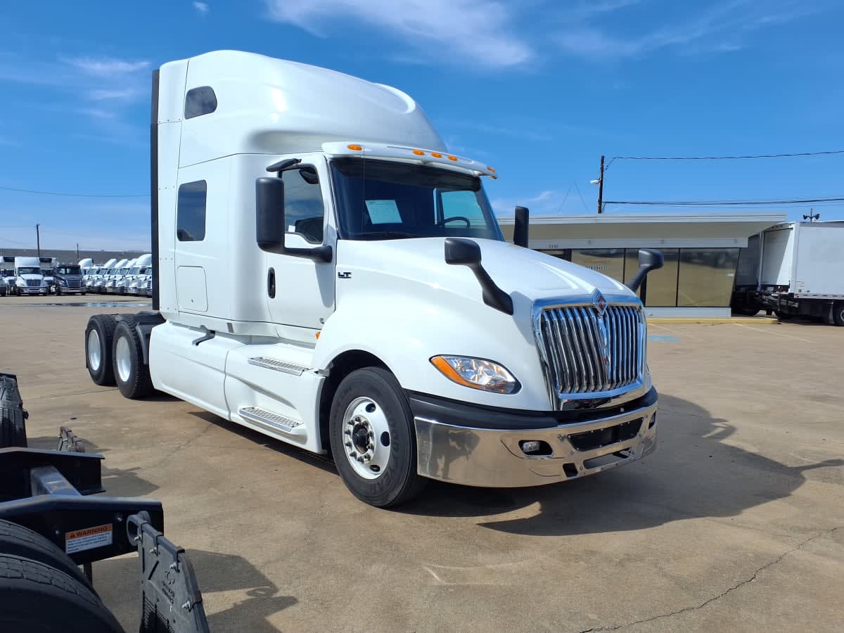 2020 International LT in Dallas, TX — photo 3
