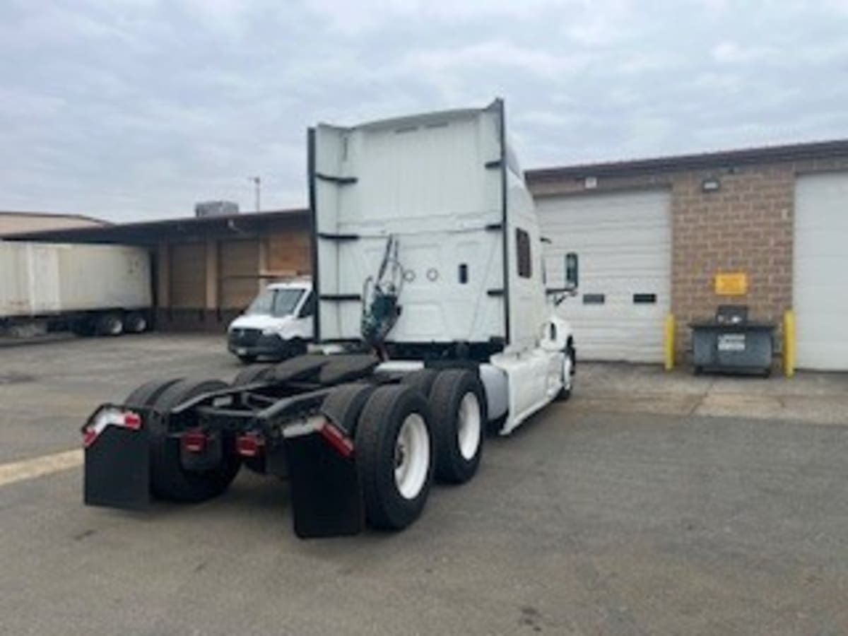 2020 International LT in Newark, NJ — photo 4