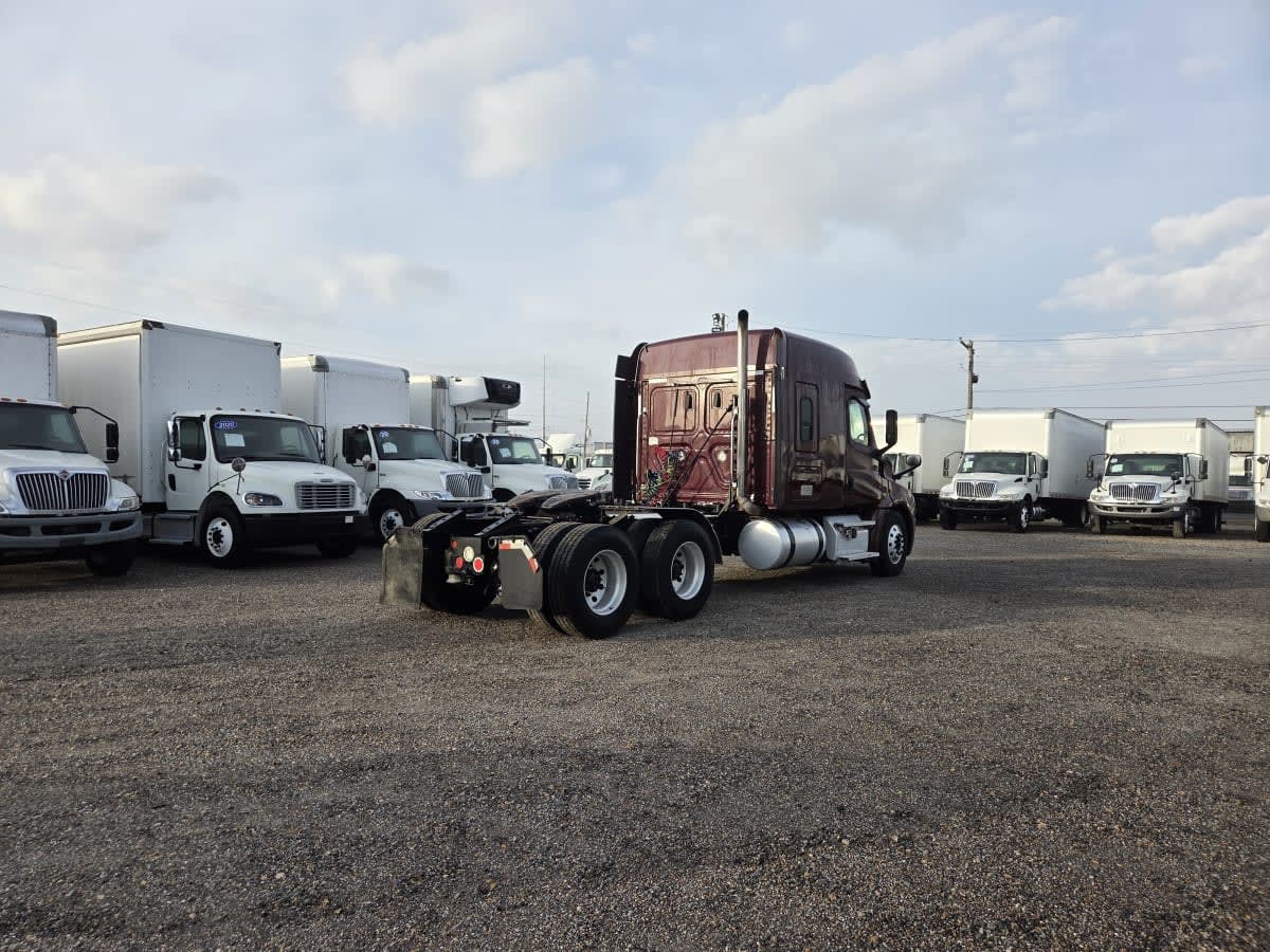 2020 Freightliner Cascadia in St. Rose, LA — photo 4