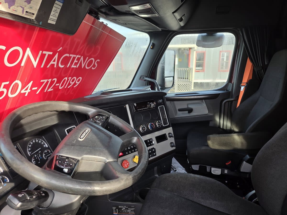 2020 Freightliner Cascadia in St. Rose, LA — photo 7