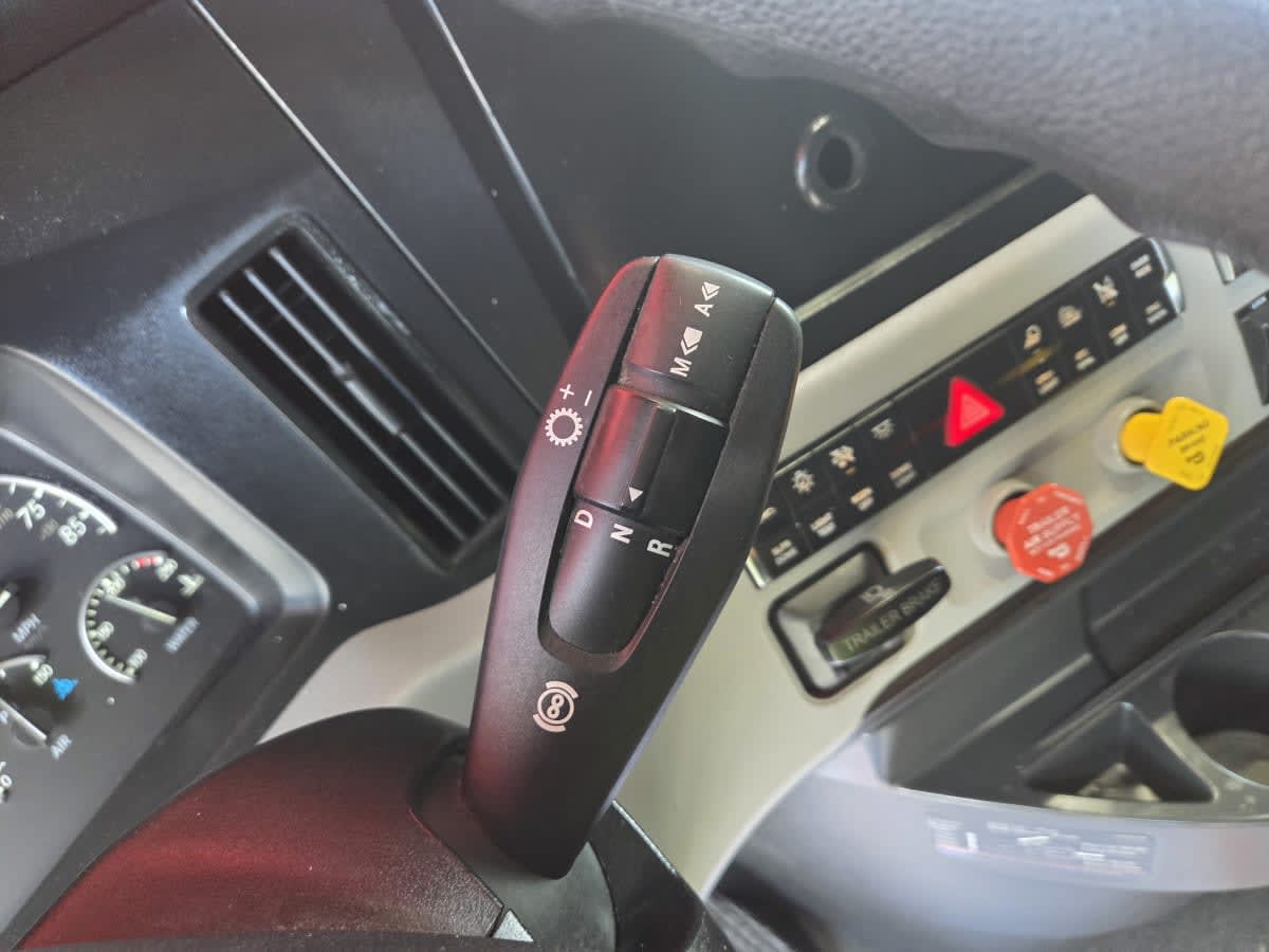 2020 Freightliner Cascadia in St. Rose, LA — photo 10