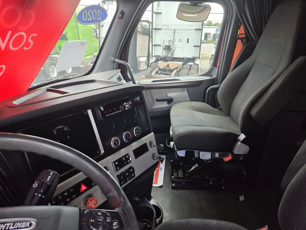2020 Freightliner Cascadia in St. Rose, LA — photo 7