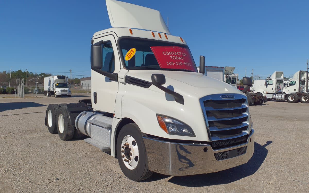 2019 Freightliner in Birmingham, AL — photo 3