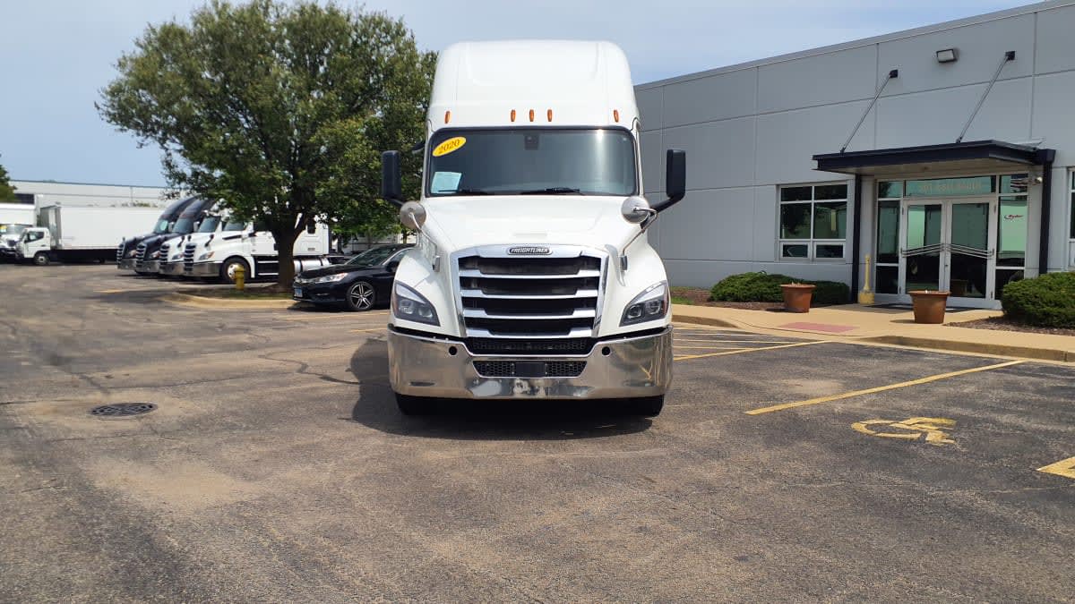 2020 Freightliner Cascadia in Bolingbrook, IL — photo 2