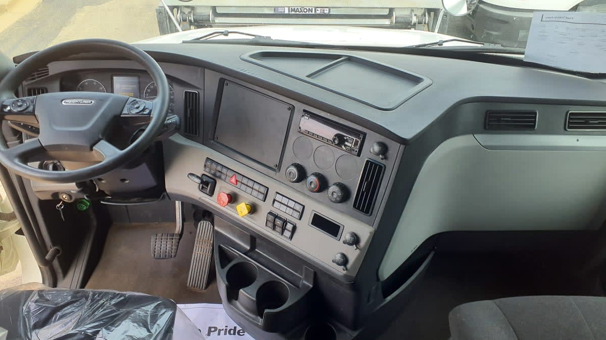 2020 Freightliner Cascadia in Bolingbrook, IL — photo 7