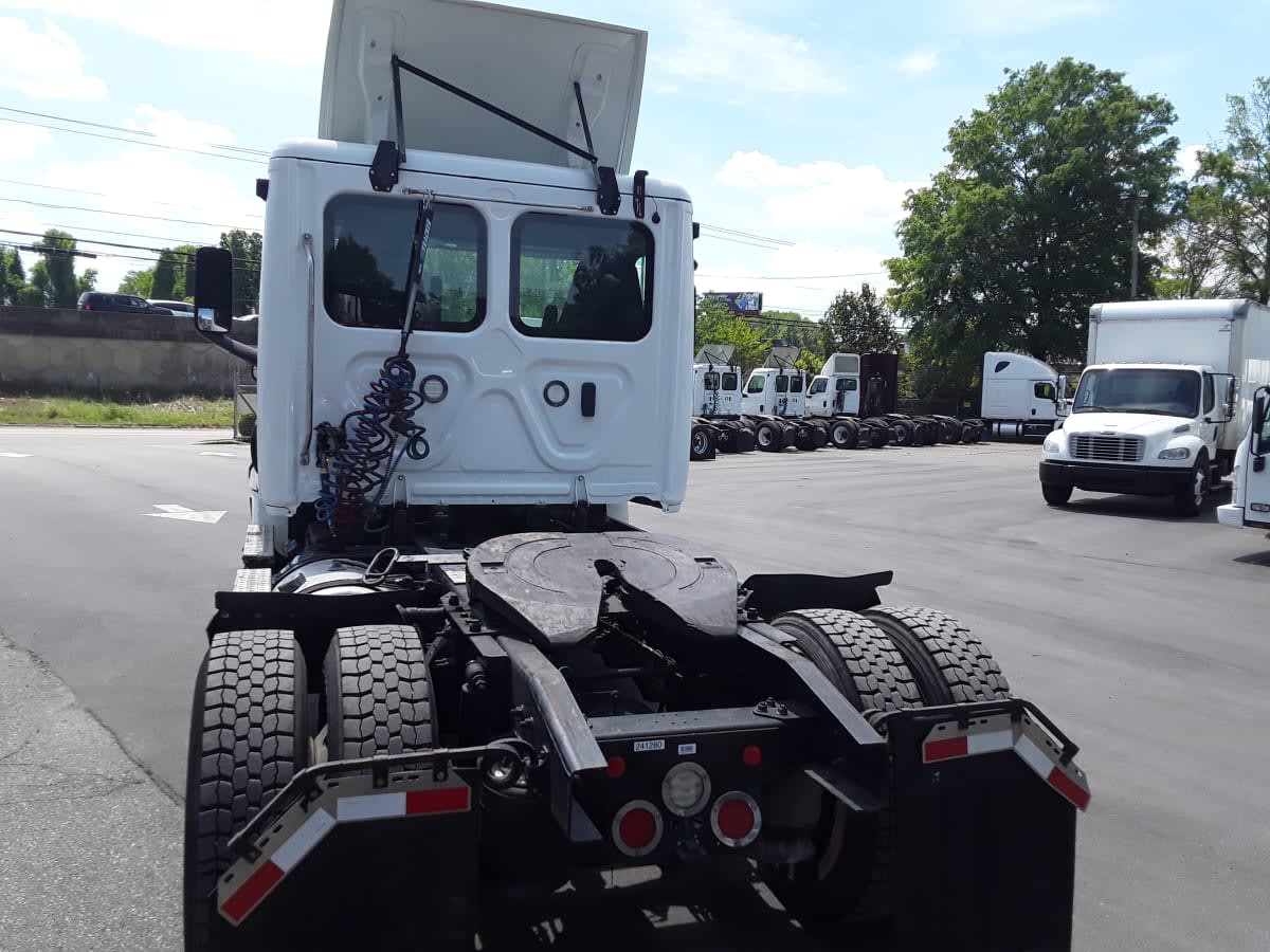 2020 Freightliner Cascadia in Charlotte, NC — photo 5