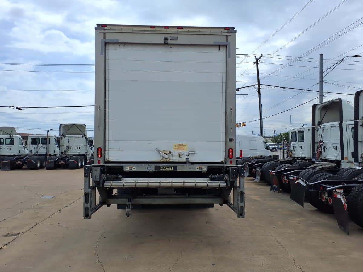 2020 Freightliner M2 106 in Dallas, TX — photo 5