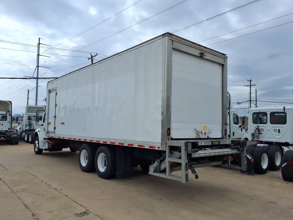 2020 Freightliner M2 106 in Dallas, TX — photo 6