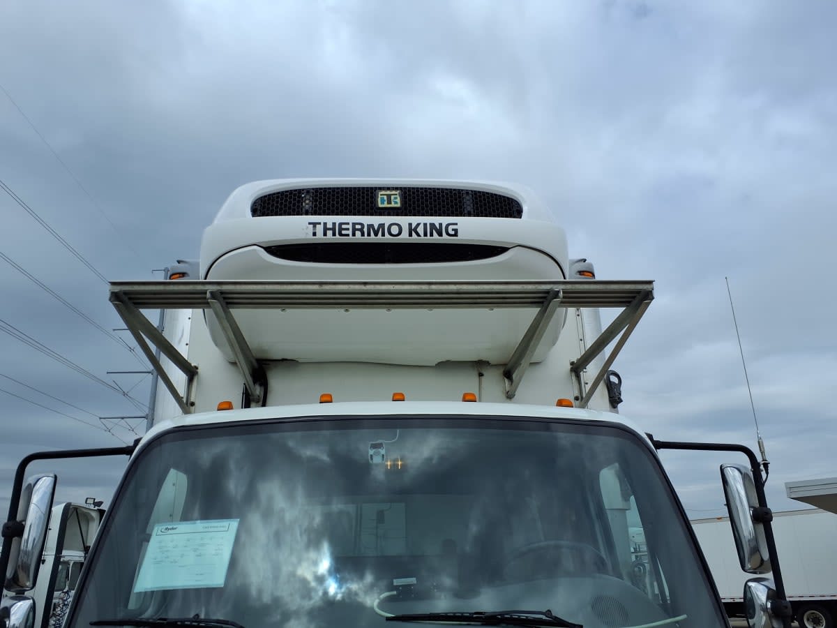 2020 Freightliner M2 106 in Dallas, TX — photo 7