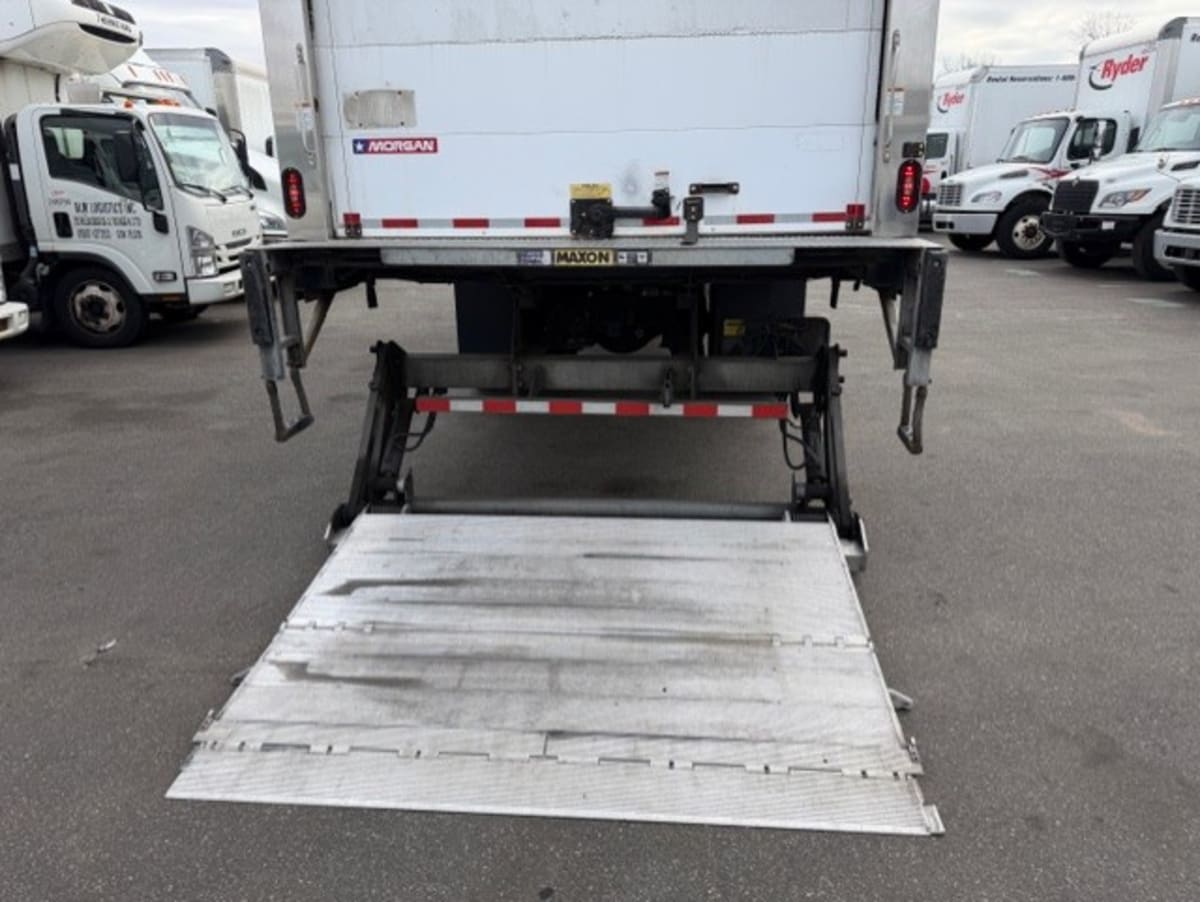 2020 Freightliner M2 106 in Farmingdale, NY — photo 8