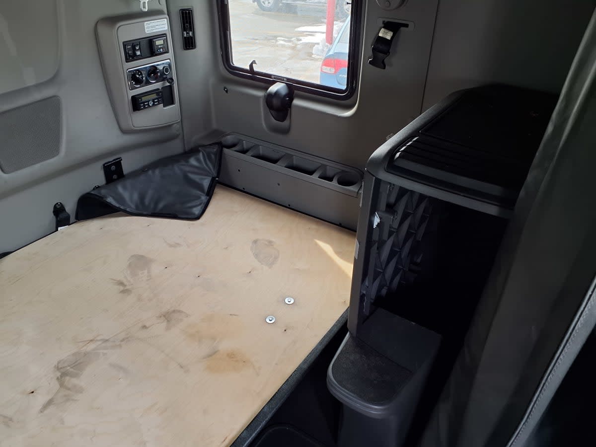 2020 International LT in Warwick, RI — photo 12