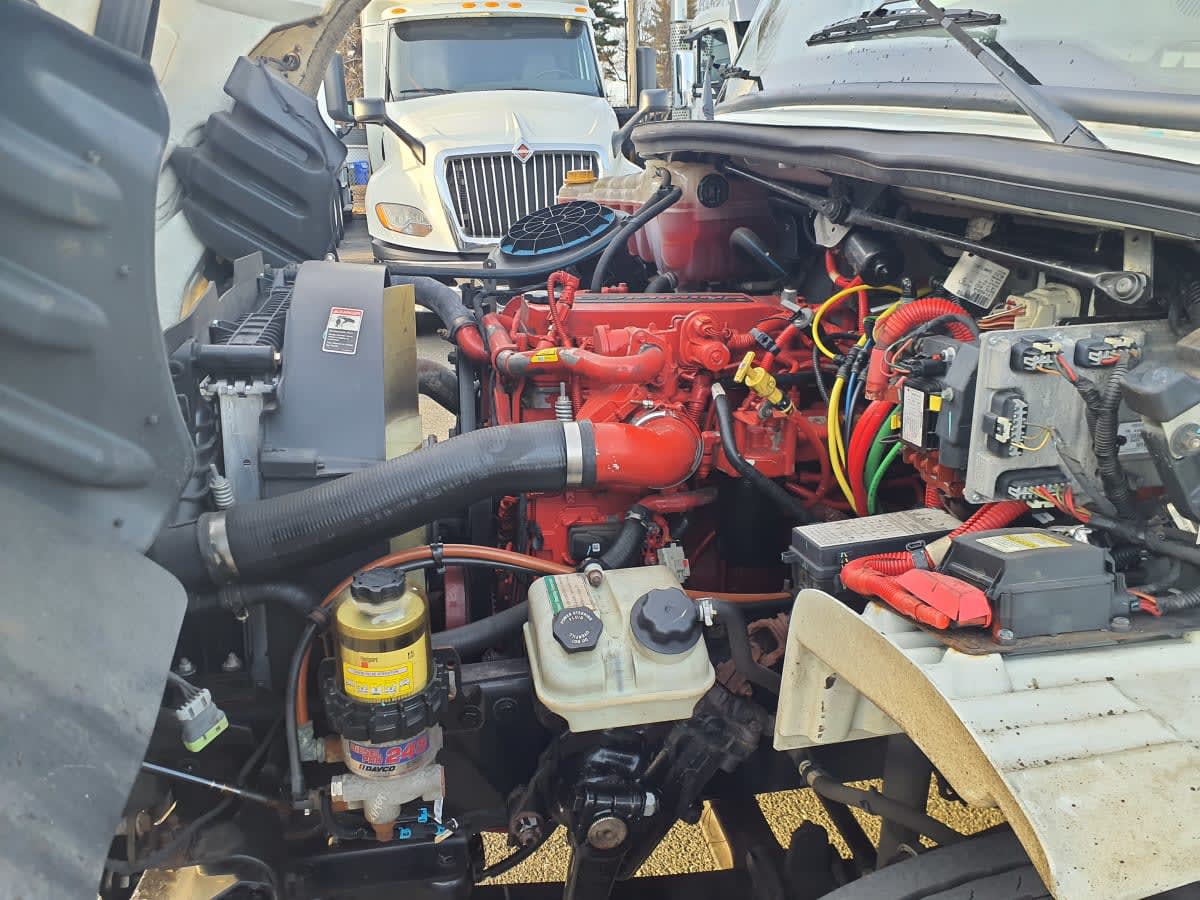 2020 Freightliner M2 106 in Springfield, MA — photo 9