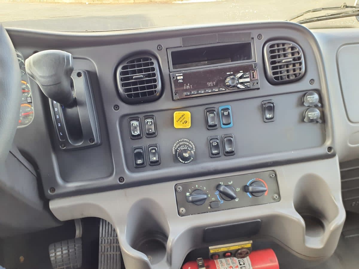 2020 Freightliner M2 106 in Springfield, MA — photo 7