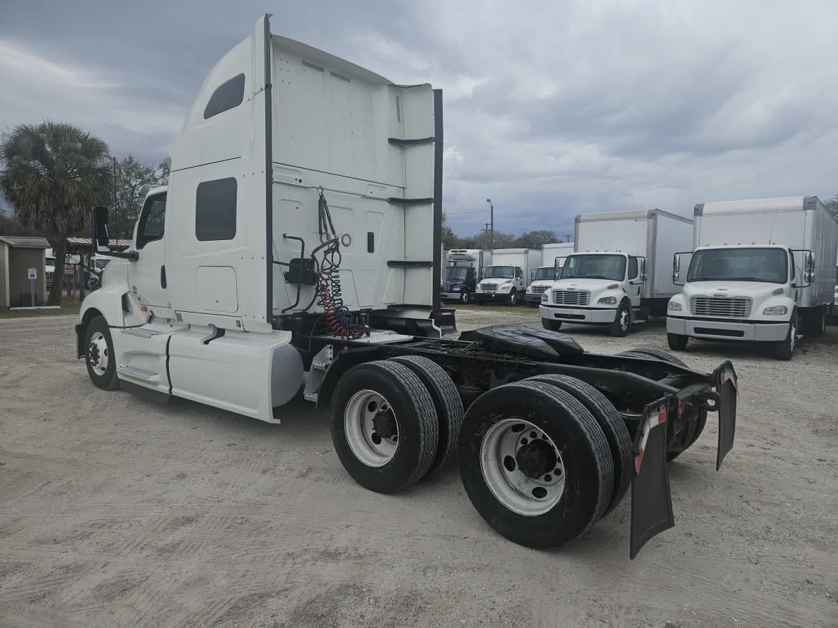 2020 International LT in Orlando, FL — photo 6