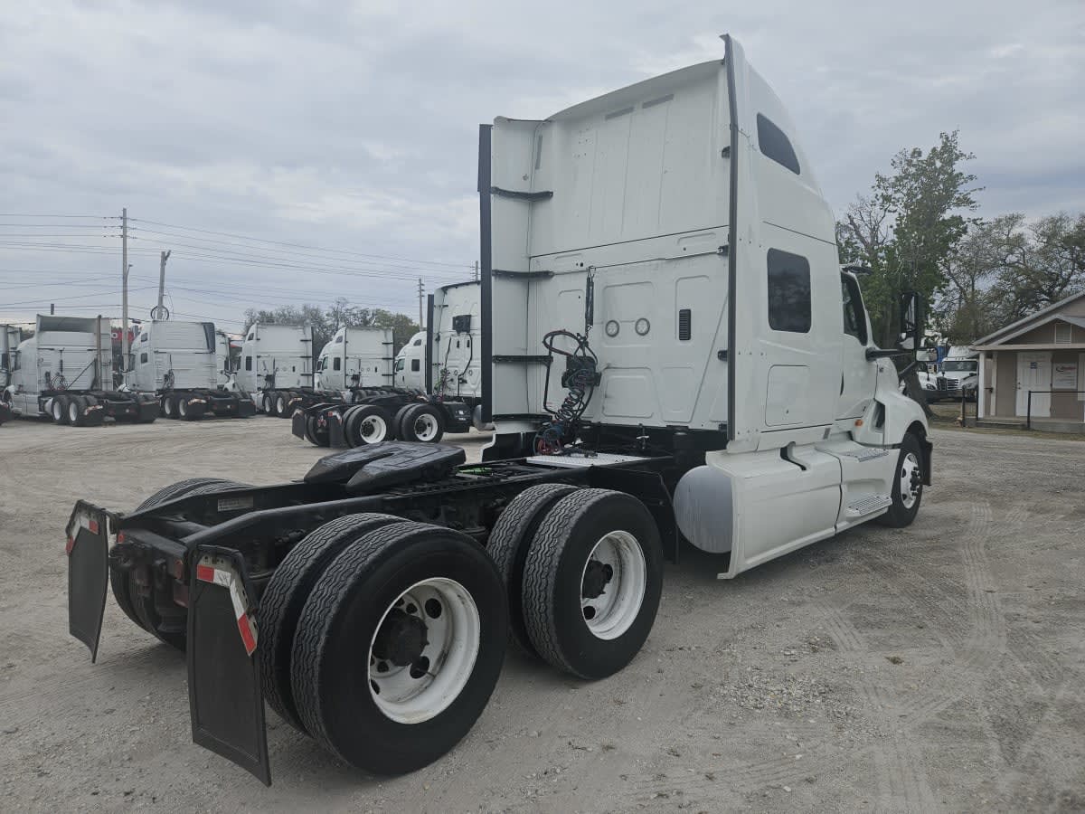 2020 International LT in Orlando, FL — photo 4