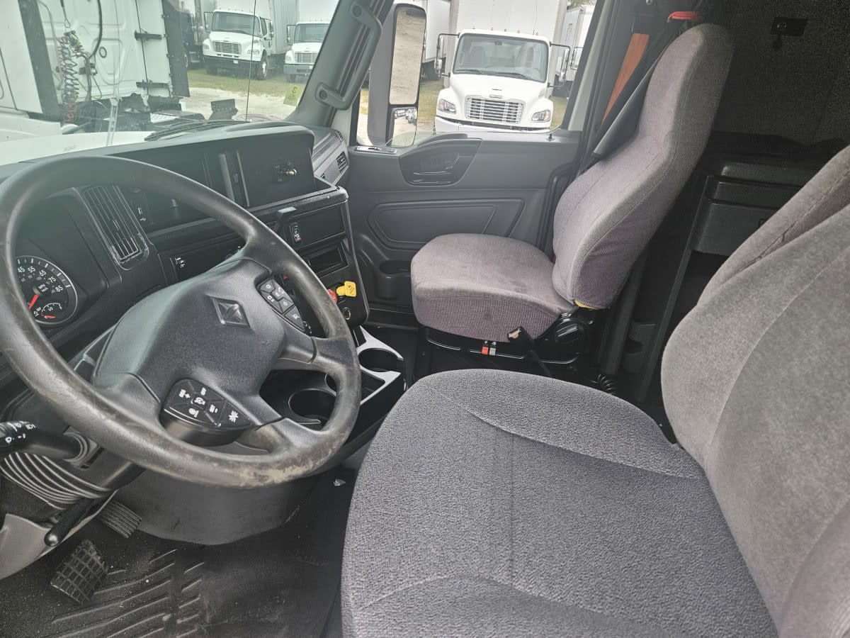 2020 International LT in Orlando, FL — photo 7