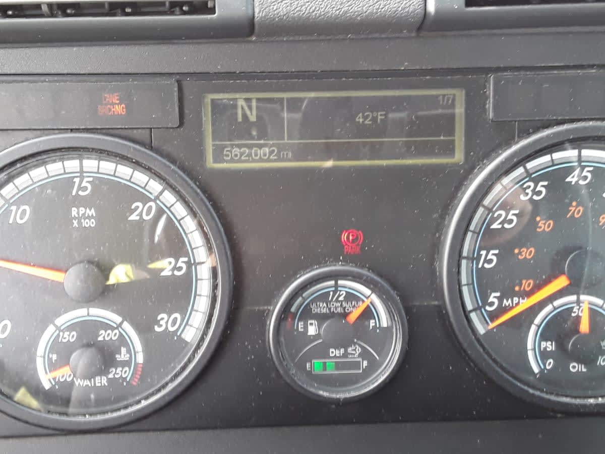 2020 Freightliner Cascadia in Salisbury, MA — photo 9