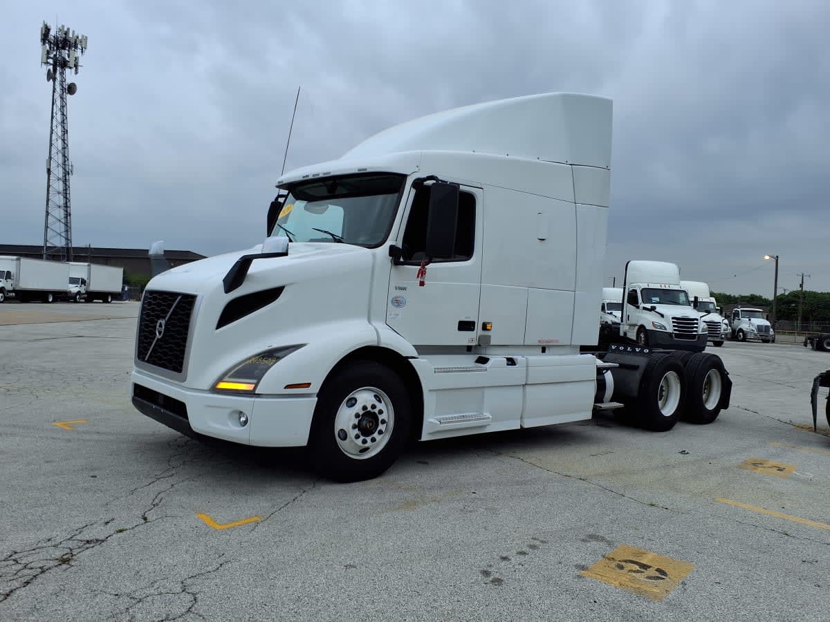 2020 Volvo VNR 640