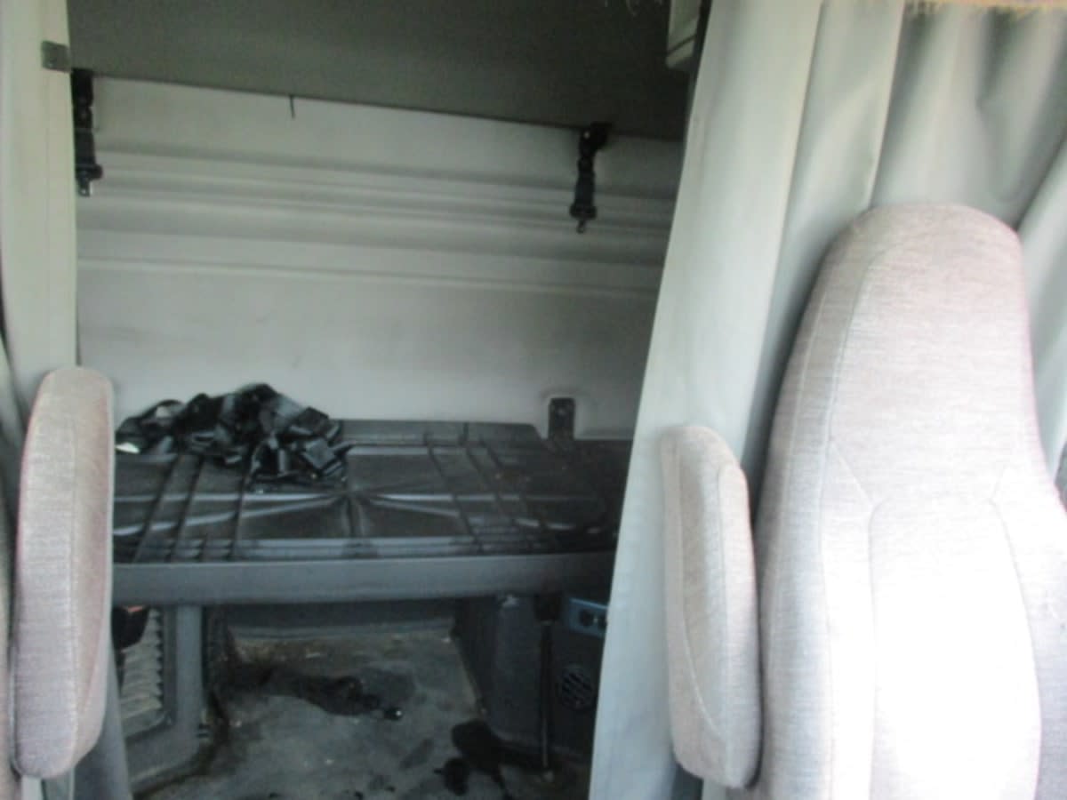 2020 Volvo VNR 640 in Houston, TX — photo 8