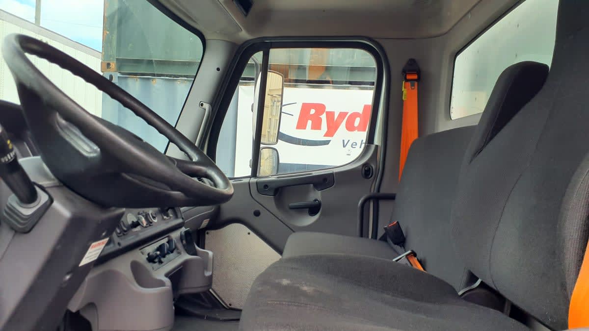 2020 Freightliner M2 106 in Springfield, MA — photo 11