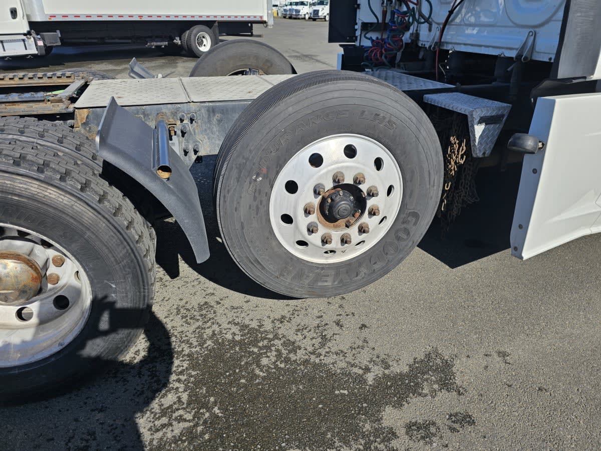 2020 Freightliner Cascadia in Tacoma, WA — photo 11
