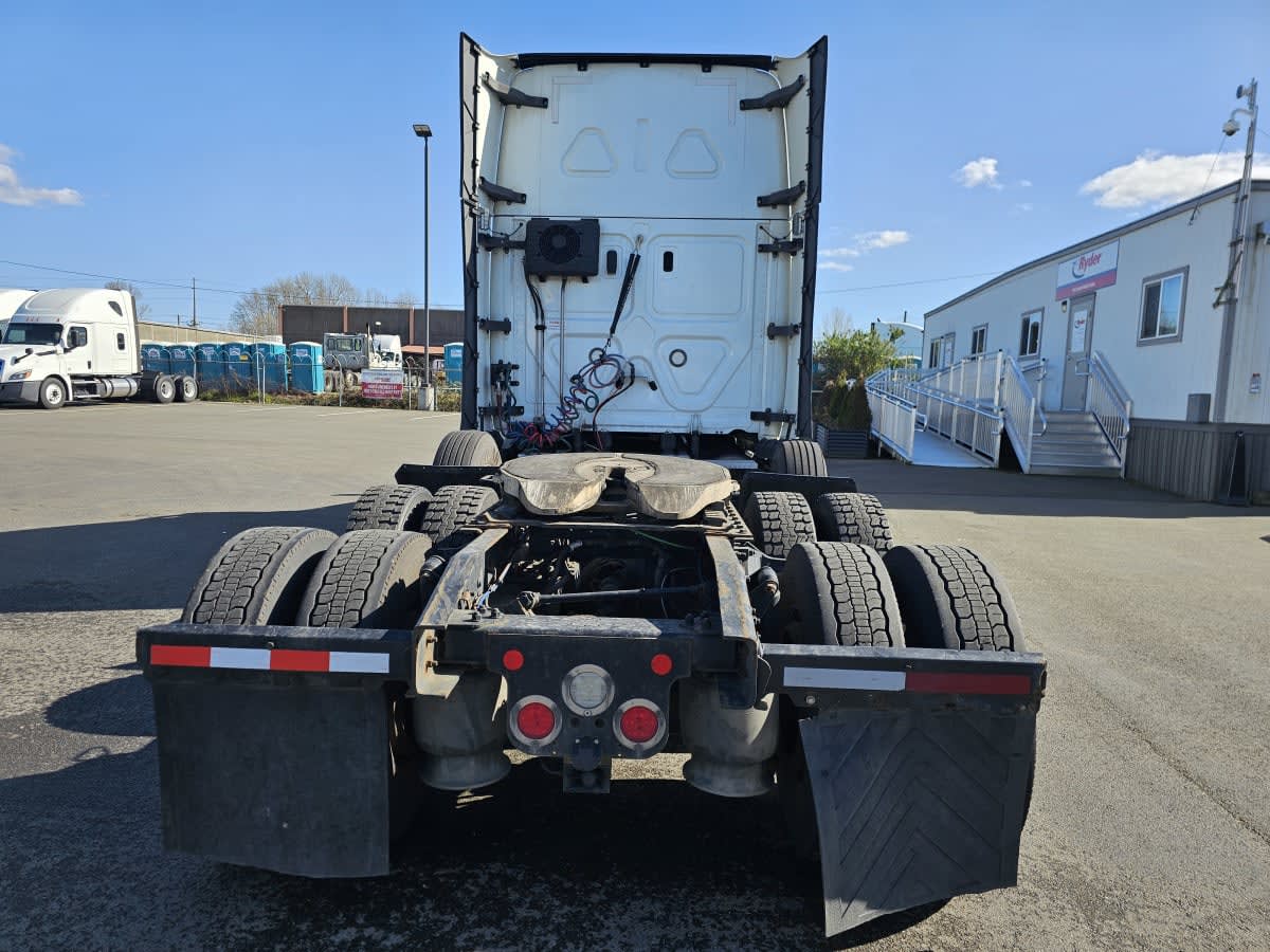 2020 Freightliner Cascadia in Tacoma, WA — photo 5