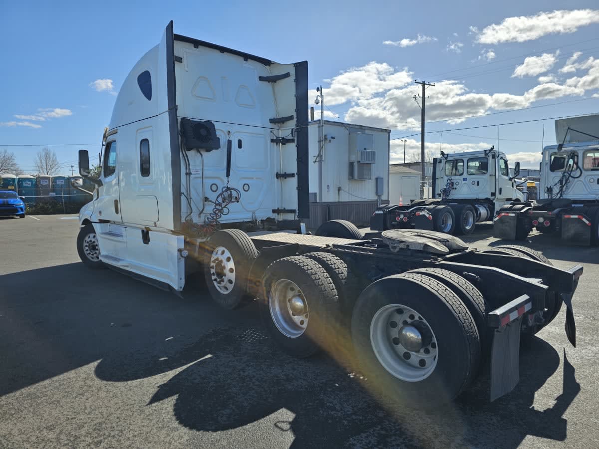 2020 Freightliner Cascadia in Tacoma, WA — photo 6
