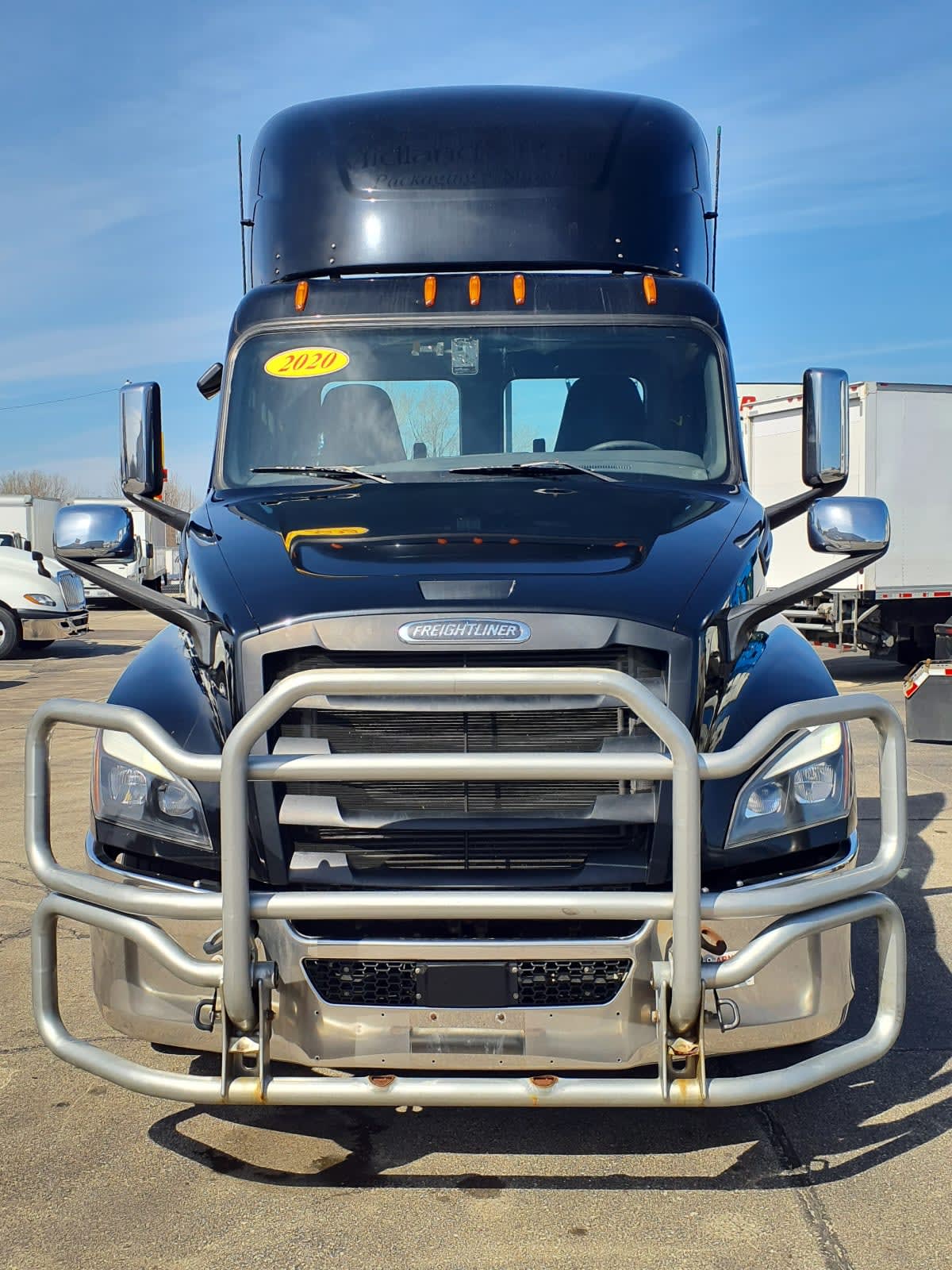 2020 Freightliner Cascadia in Oak Creek, WI — photo 2