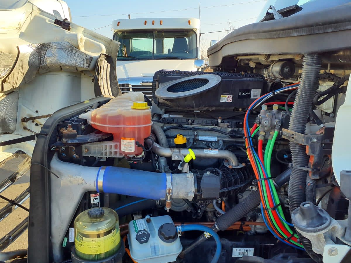 2020 Freightliner Cascadia in Indianapolis, IN — photo 8