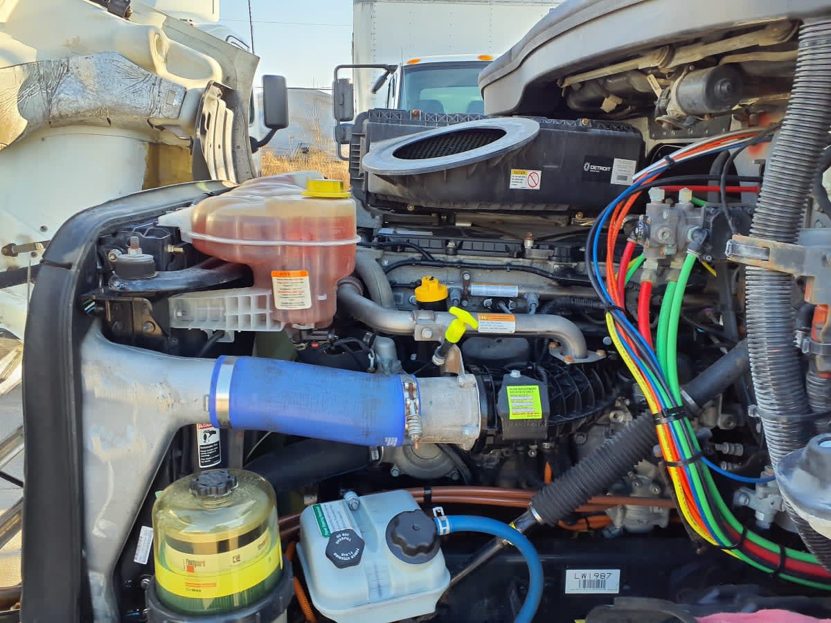 2020 Freightliner Cascadia in Indianapolis, IN — photo 8