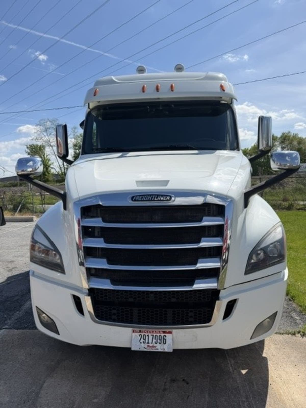 2020 Freightliner Cascadia in Allentown, PA — photo 2